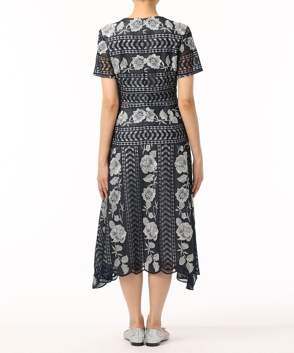 ライン刺繍ワンピース ラベンダー 34