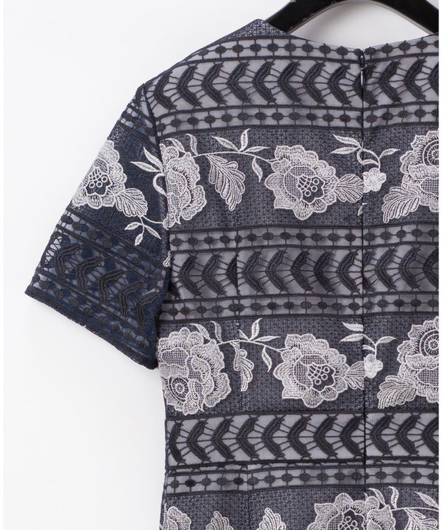 ライン刺繍ワンピース / GRACE CONTINENTAL | GRACE CONTINENTAL