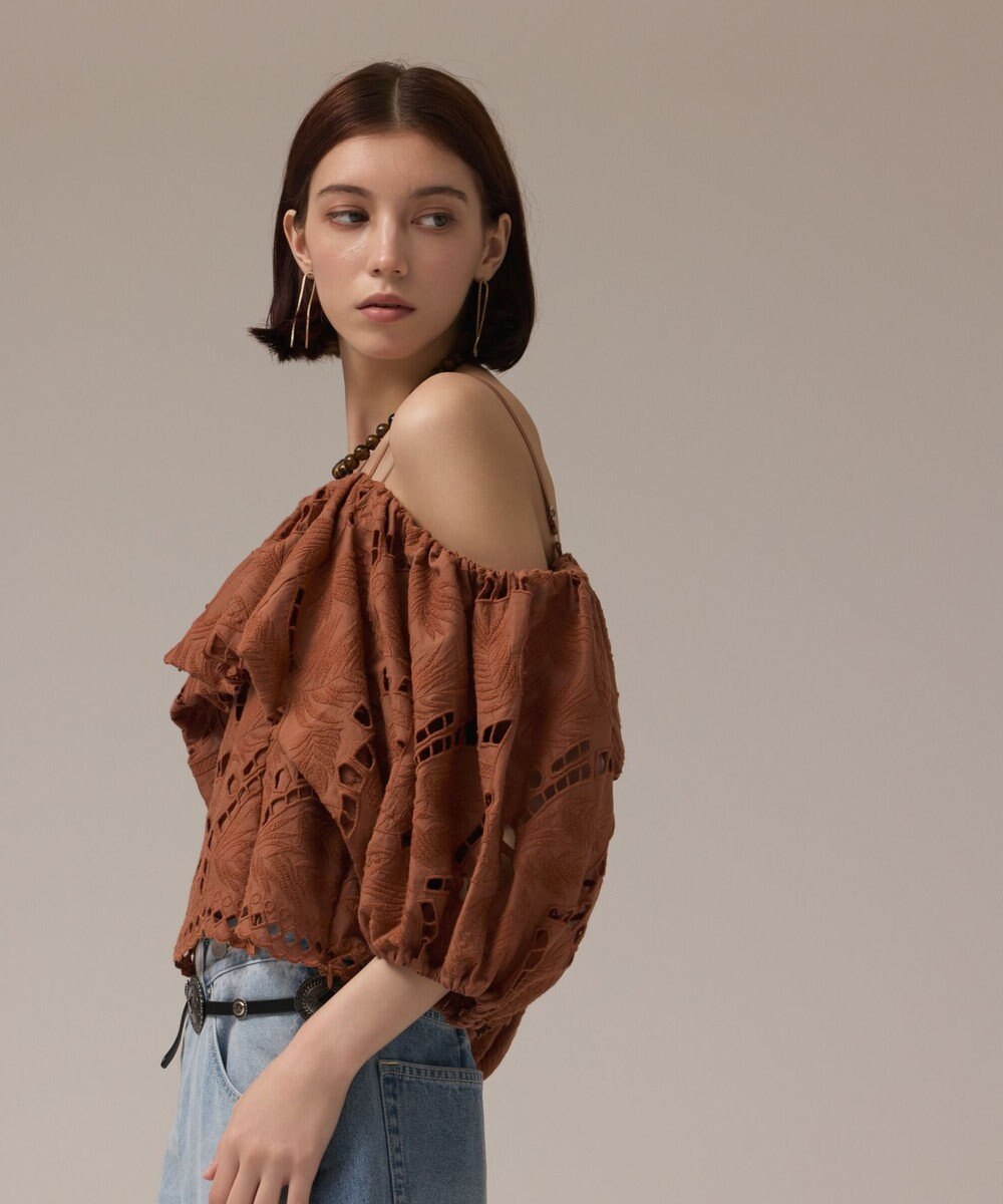 GRACE CONTINENTAL カットワークオフショルトップ