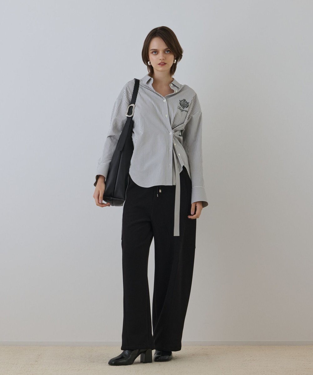 GRACE CONTINENTAL エンブレム刺繍シャツ 