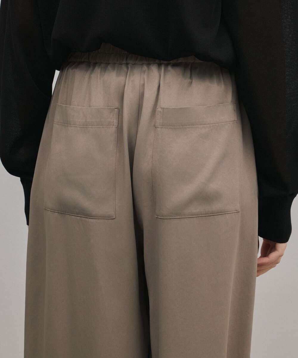 GRACE CONTINENTAL マットサテンバレルパンツ 
