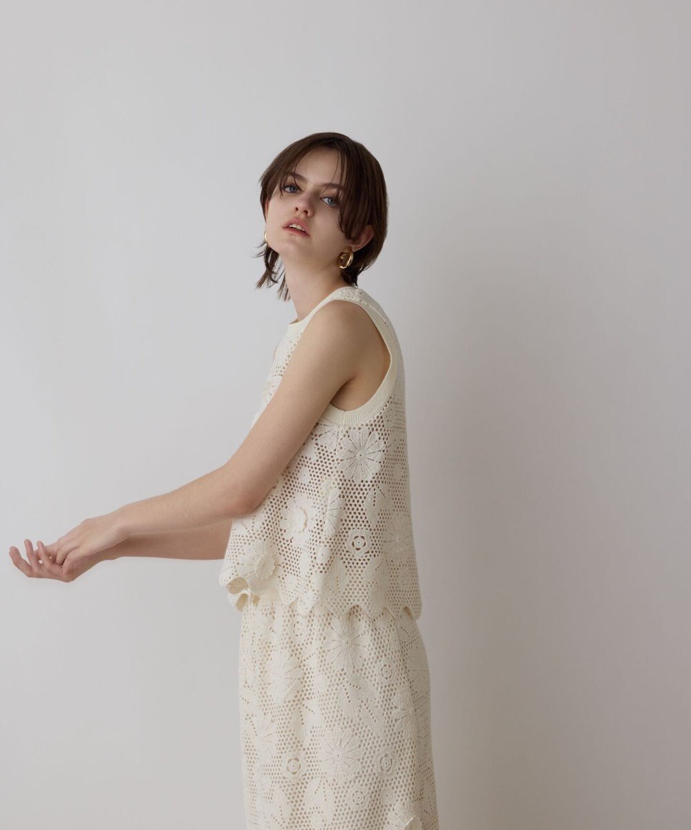 GRACE CONTINENTAL クロシュ刺繍トップ