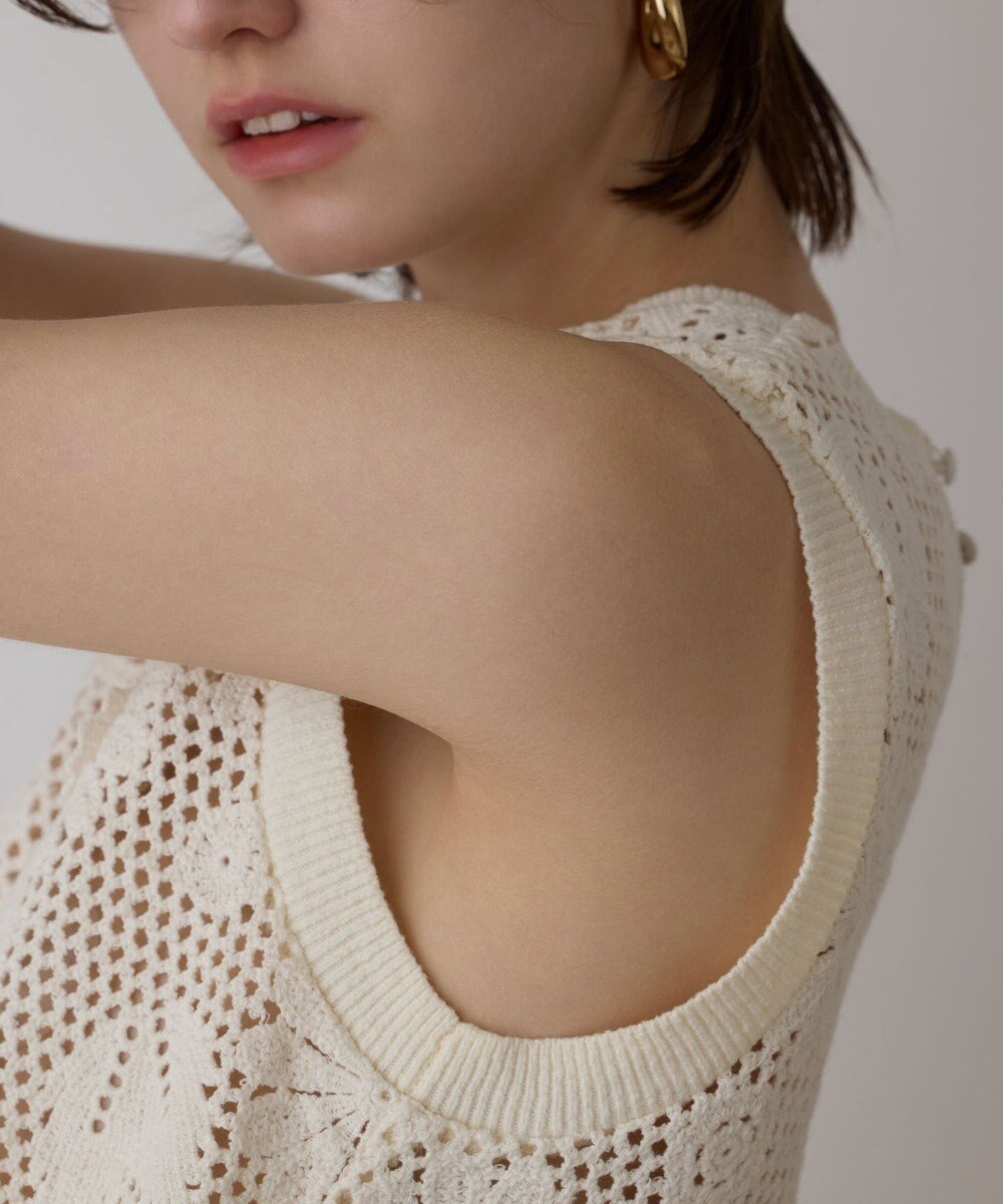 GRACE CONTINENTAL クロシュ刺繍トップ 