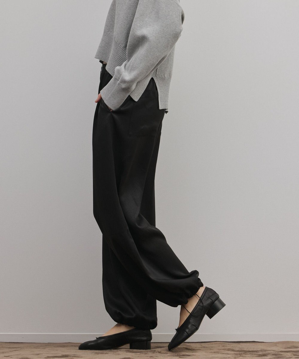 GRACE CONTINENTAL マットサテンバレルパンツ 