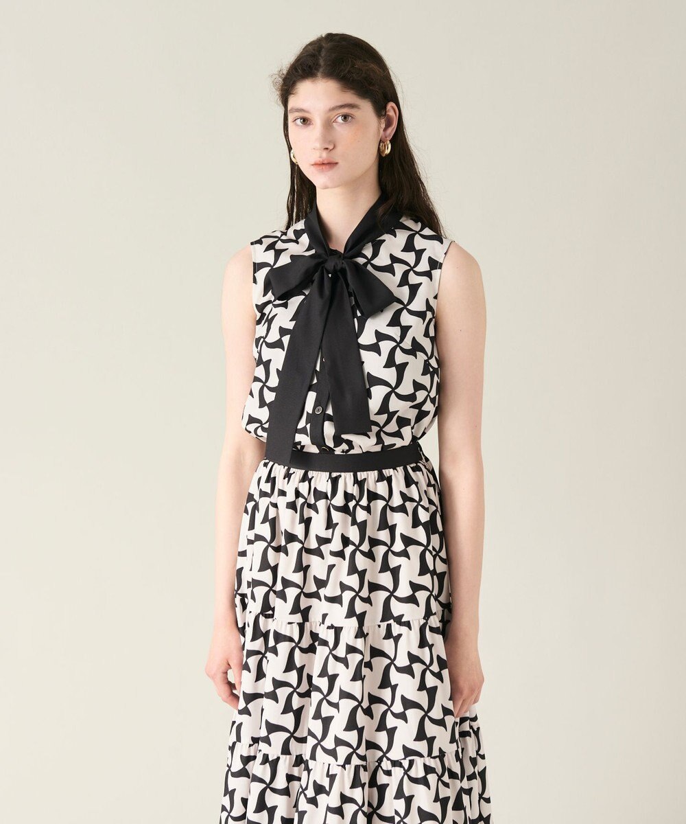 GRACE CONTINENTAL リボンプリントノースリーブトップ