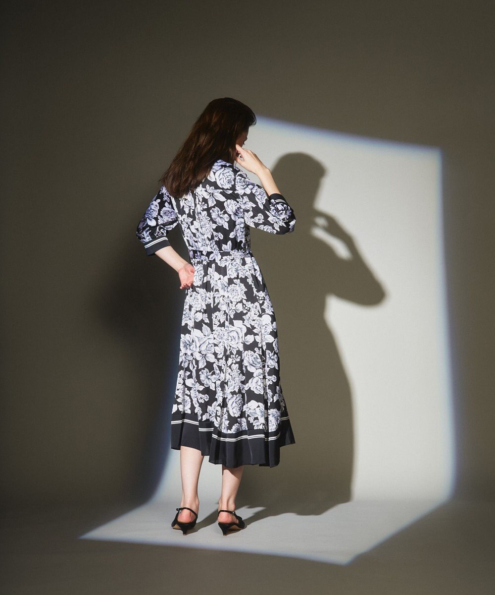 グレースコンチネンタル⭐︎ ラインフラワープリントワンピース