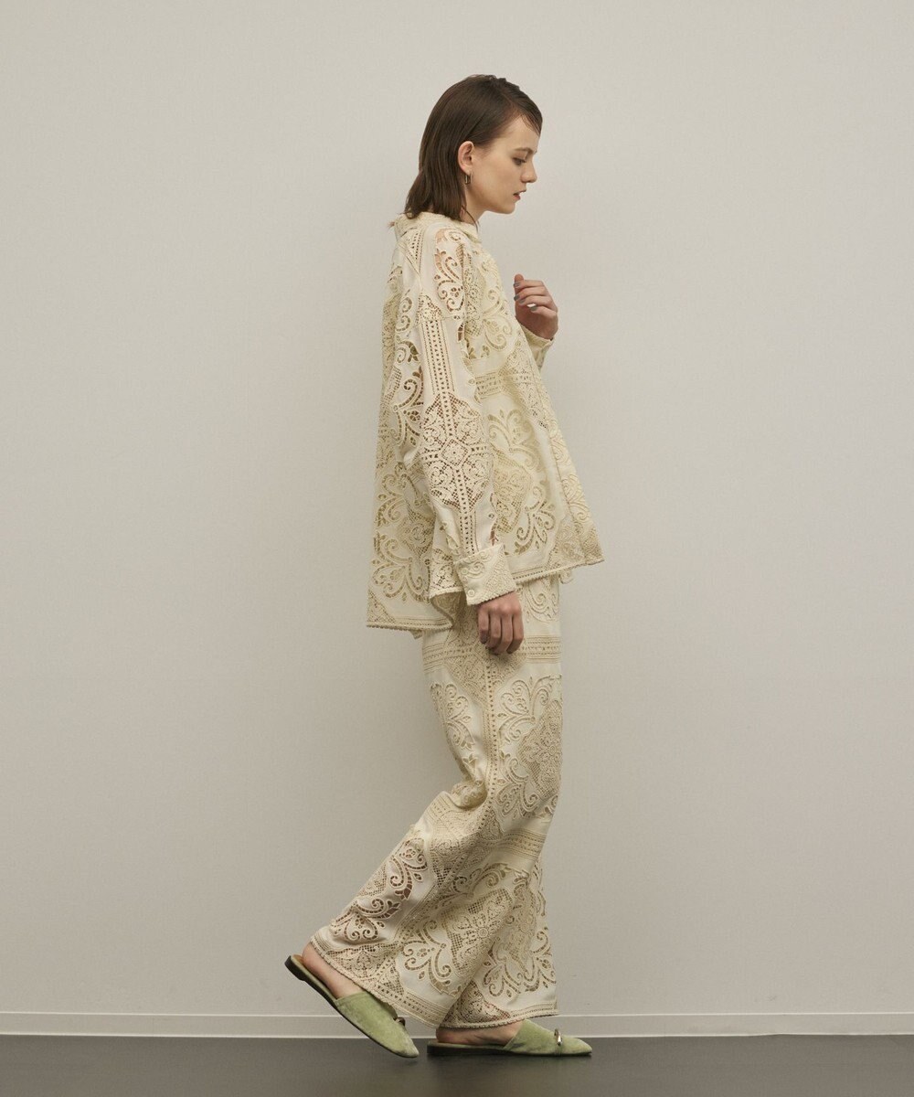 GRACE CONTINENTAL パネル刺繍シャツ 