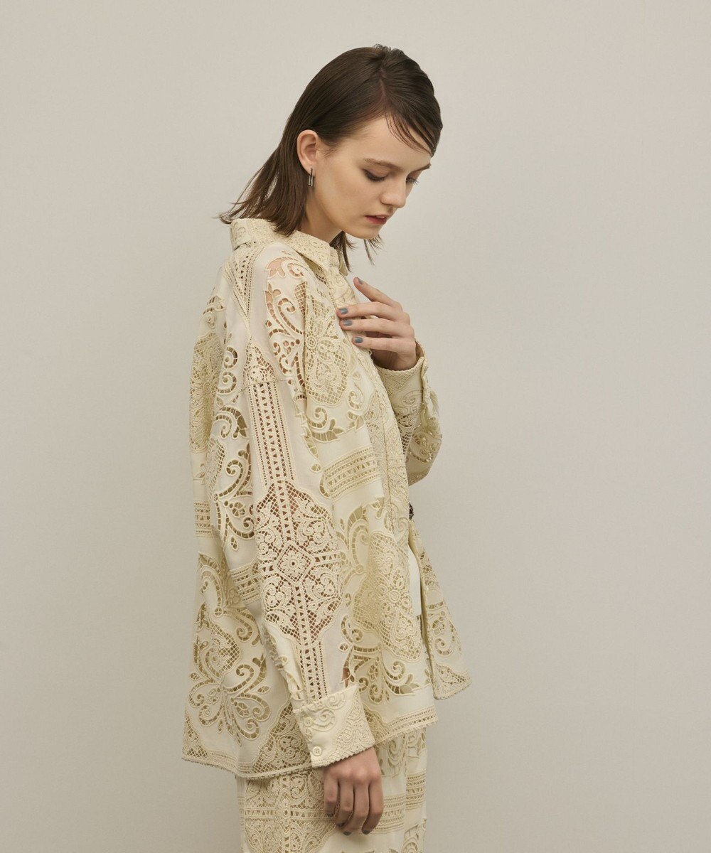 GRACE CONTINENTAL パネル刺繍シャツ 