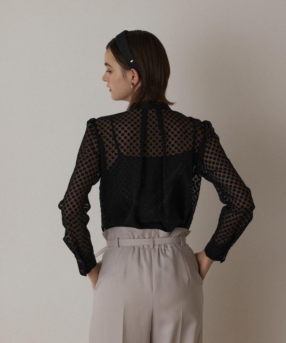 GRACE CONTINENTAL ドットオパールタイ付ブラウス