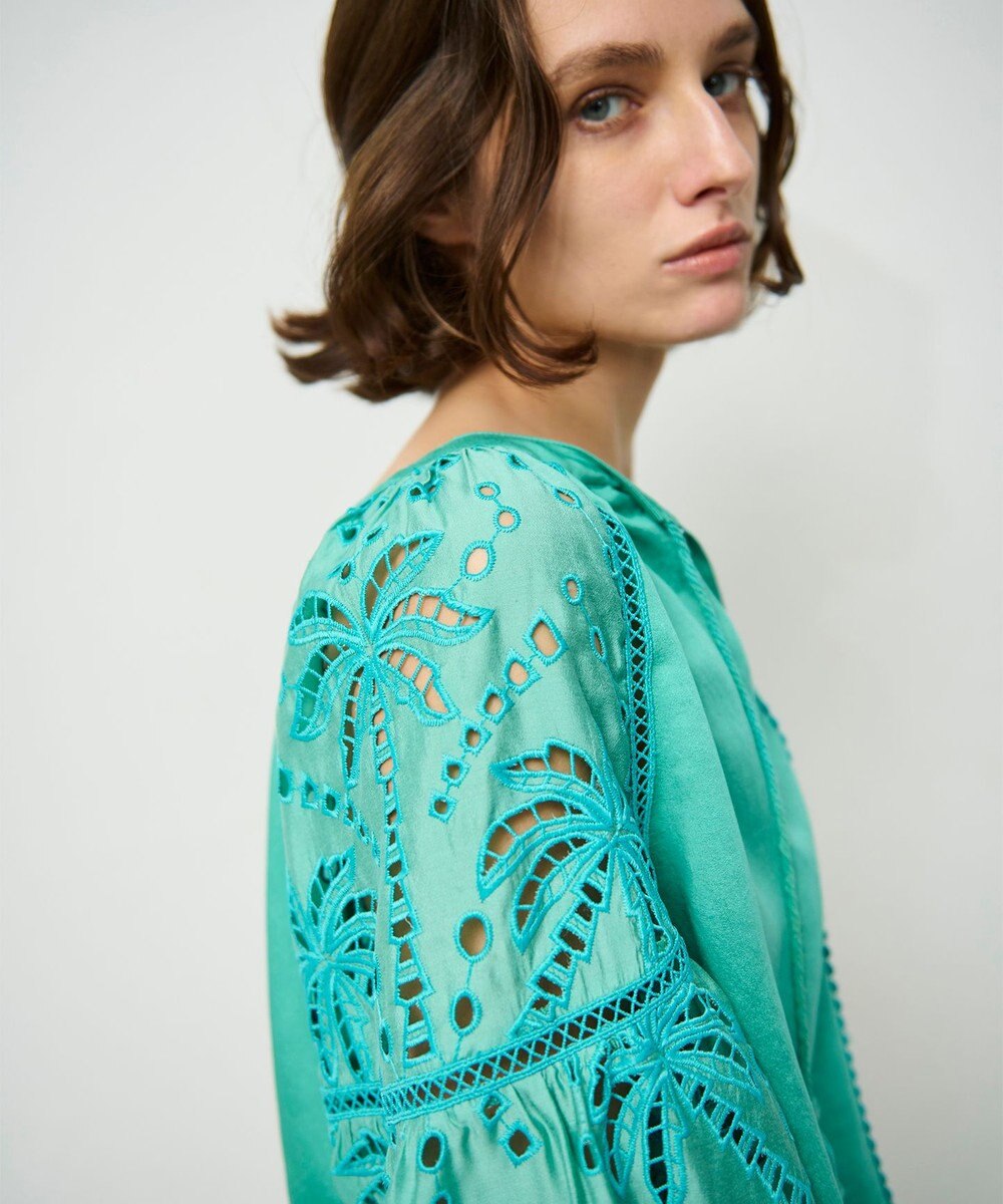 GRACE CONTINENTAL ヤシ柄カットワークトップ 