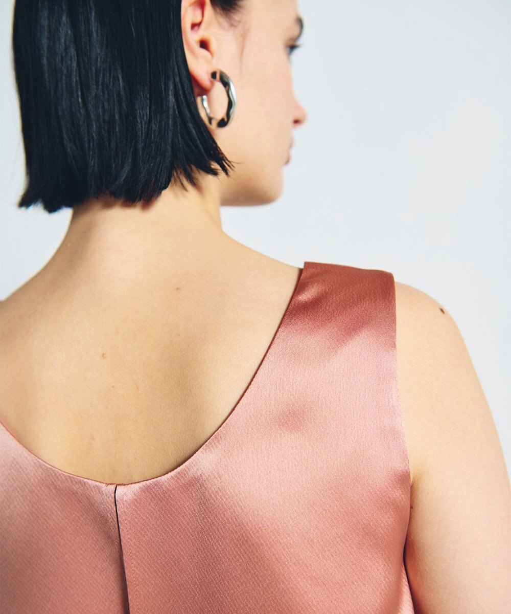 GRACE CONTINENTAL バックコンシャスサテンノースリーブ