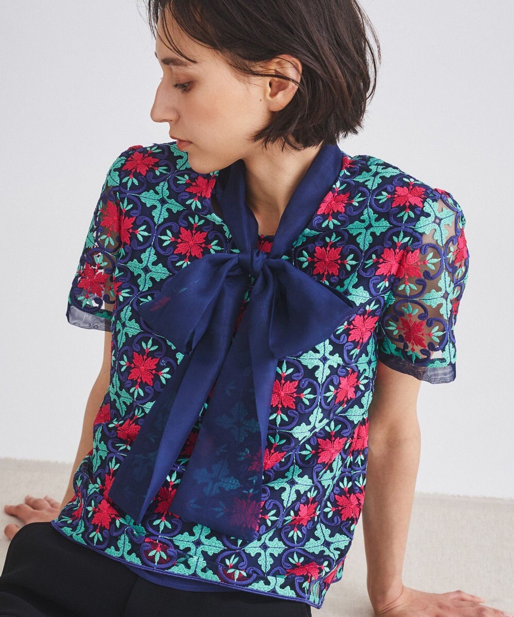 Garden Floral-print Ribbon Blouse