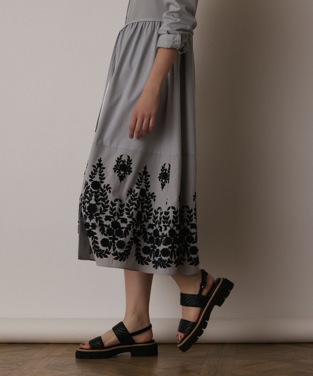 GRACE CONTINENTAL ストライプ刺繍ワンピース 