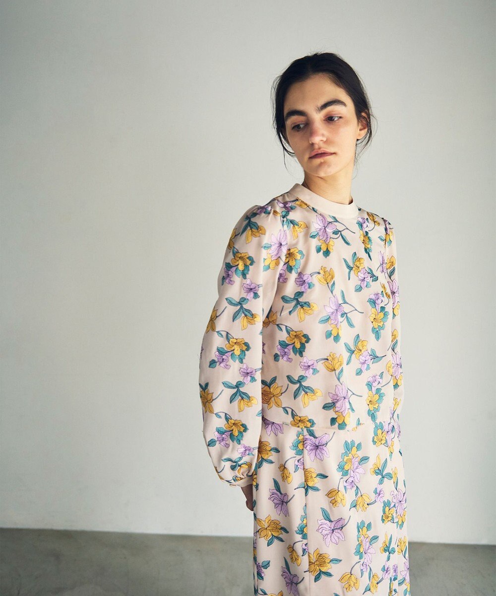 GRACE CONTINENTAL フラワー刺繍ショートトップ 