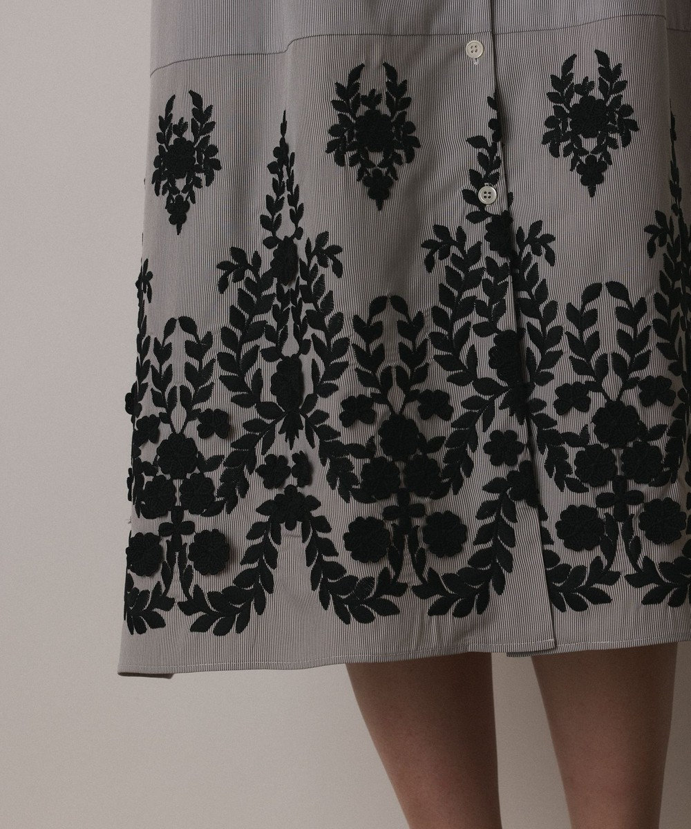 GRACE CONTINENTAL ストライプ刺繍ワンピース