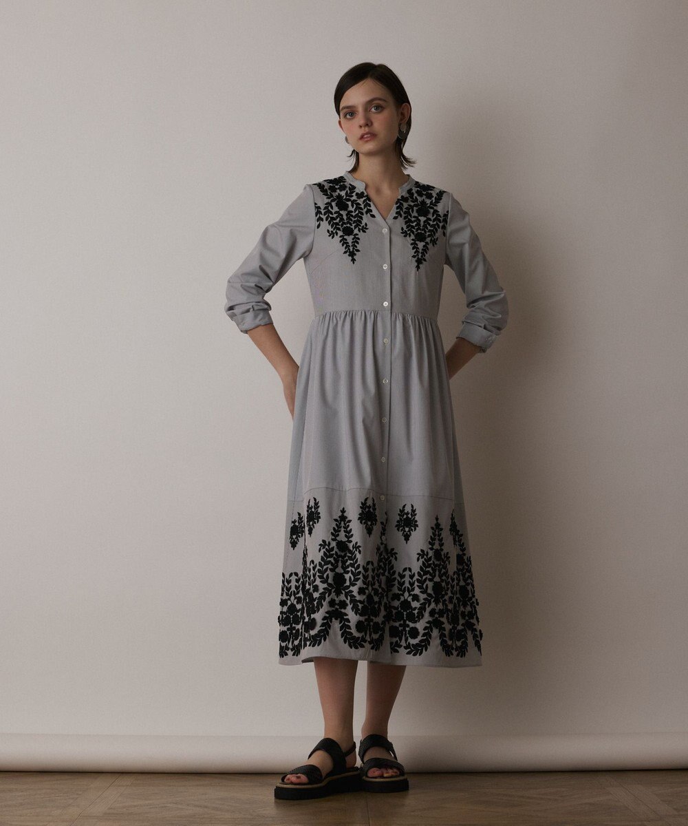 GRACE CONTINENTAL ストライプ刺繍ワンピース 