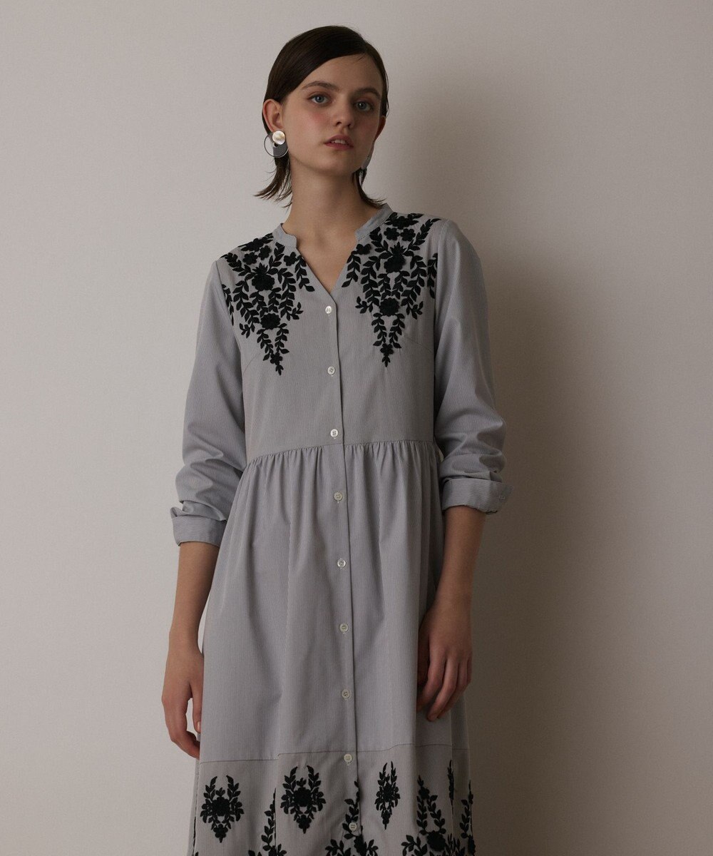 GRACE CONTINENTAL ストライプ刺繍ワンピース 