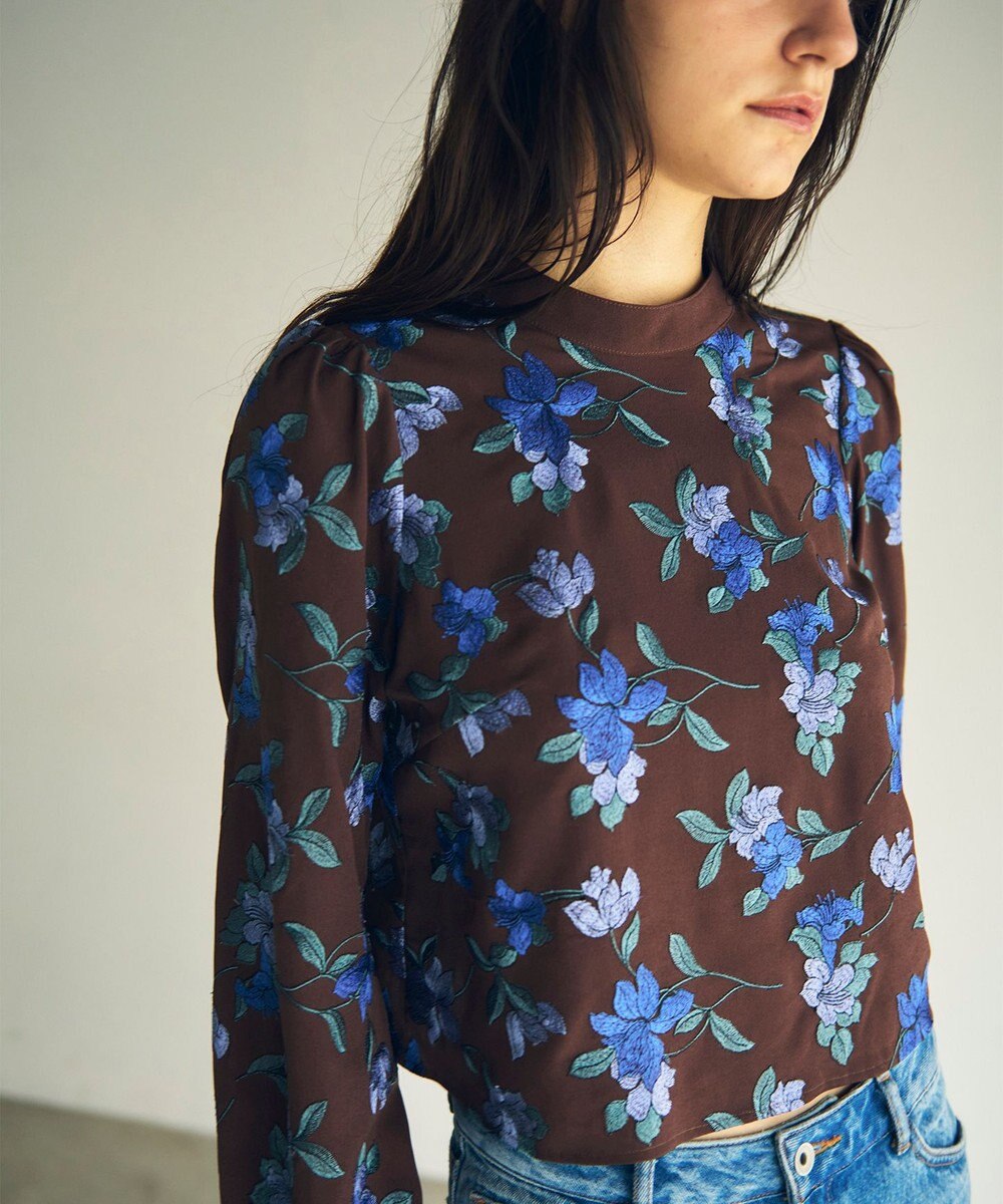 GRACE CONTINENTAL フラワー刺繍ショートトップ 