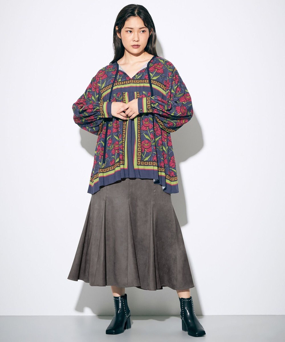 GRACE CONTINENTAL パネルフラワープリントトップ ネイビー