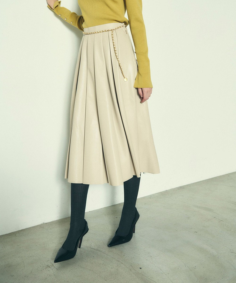 【新品タグ付き】M対応 差し色カラーのフェイクレザーミディアムスカート裏地素材ポリエステル100％