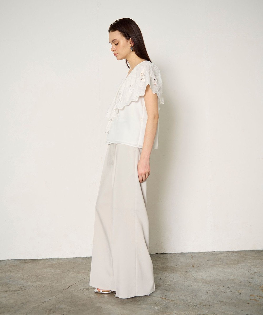 GRACE CONTINENTAL 刺繍ラッフルカラーノースリーブ トップ