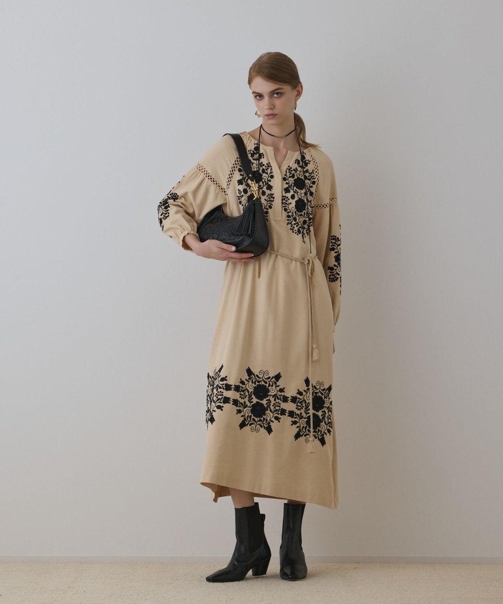 GRACE CONTINENTAL エンブロイダリーカフタンワンピース 