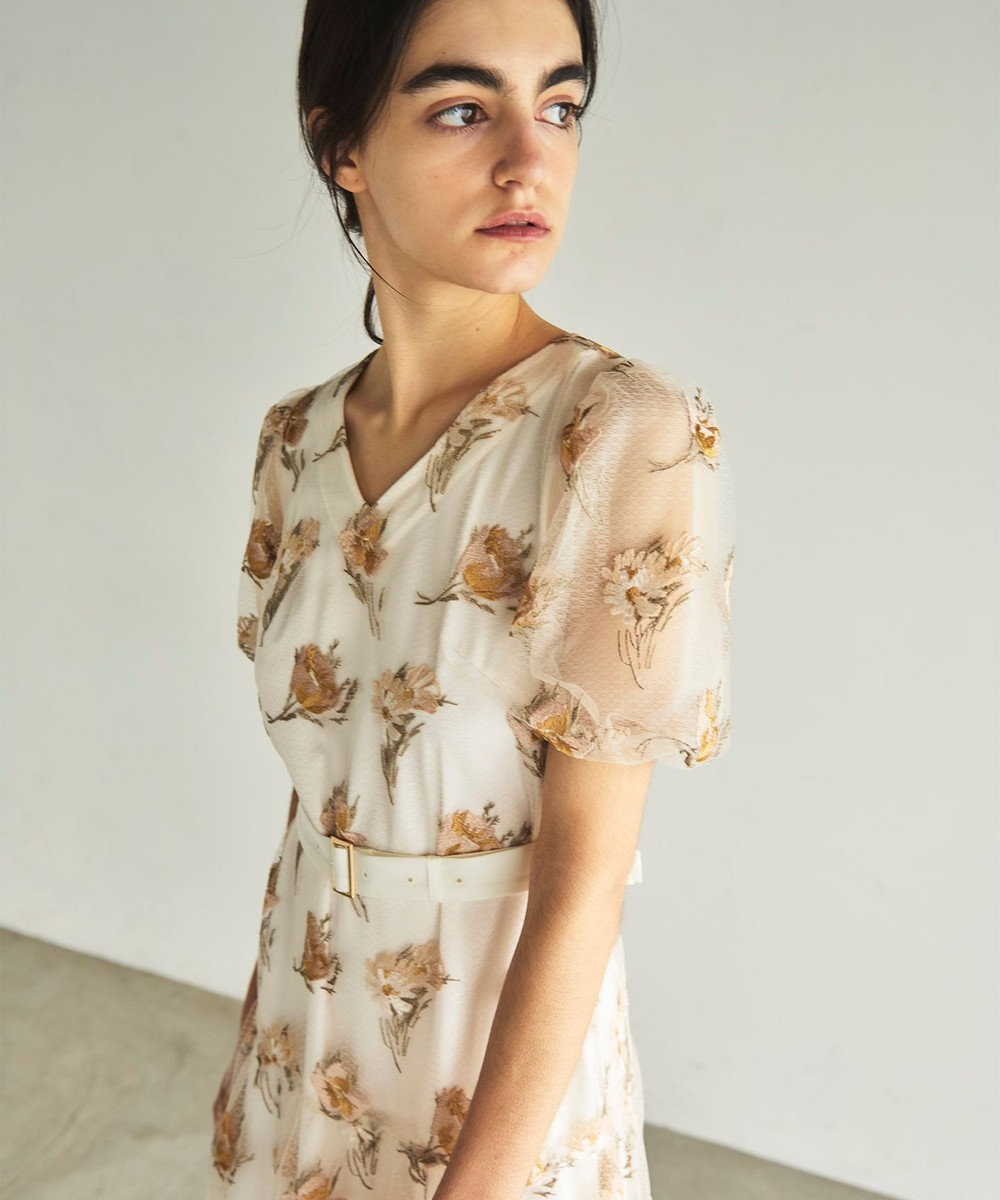 GRACE CONTINENTAL レトロフラワー刺繍ワンピース