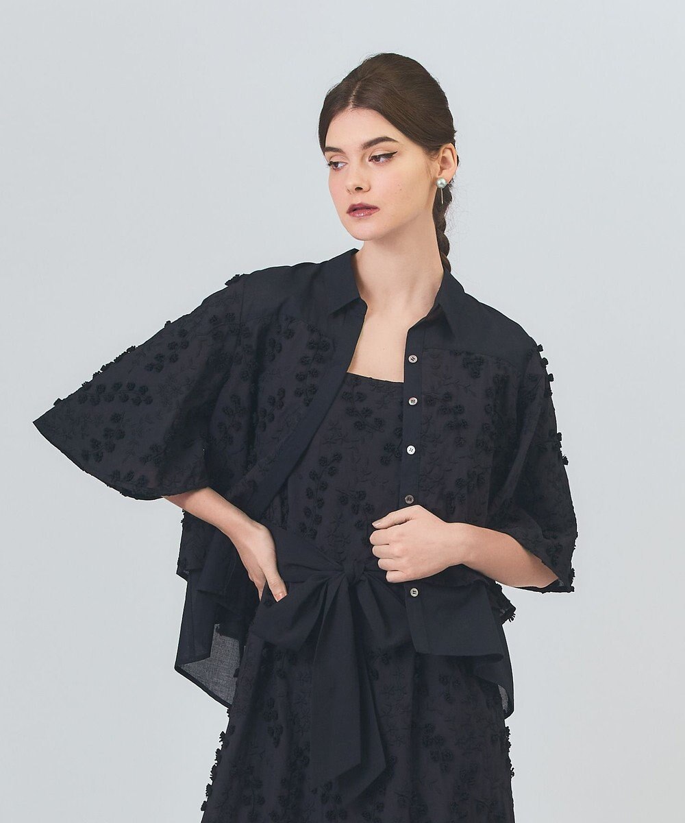 GRACE CONTINENTAL フラワーembケープブラウス 