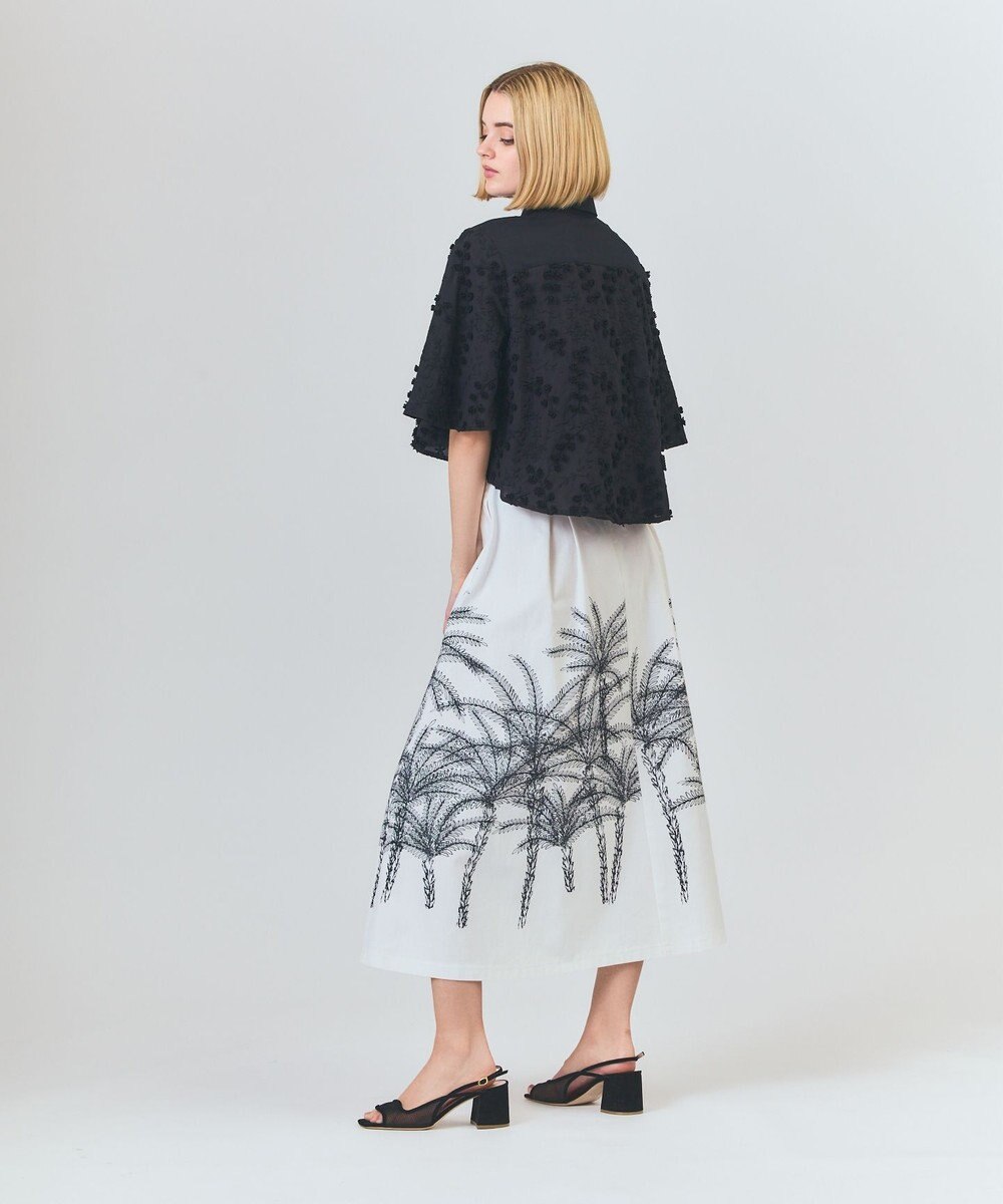 GRACE CONTINENTAL フラワーembケープブラウス 