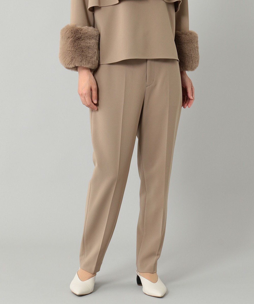 GRACE CONTINENTAL テーパーセンタープレスパンツ ベージュ