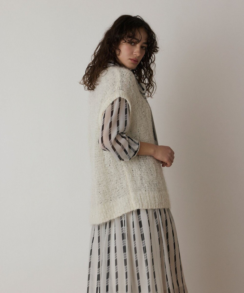 GRACE CONTINENTAL フィルムヤーンニットベスト