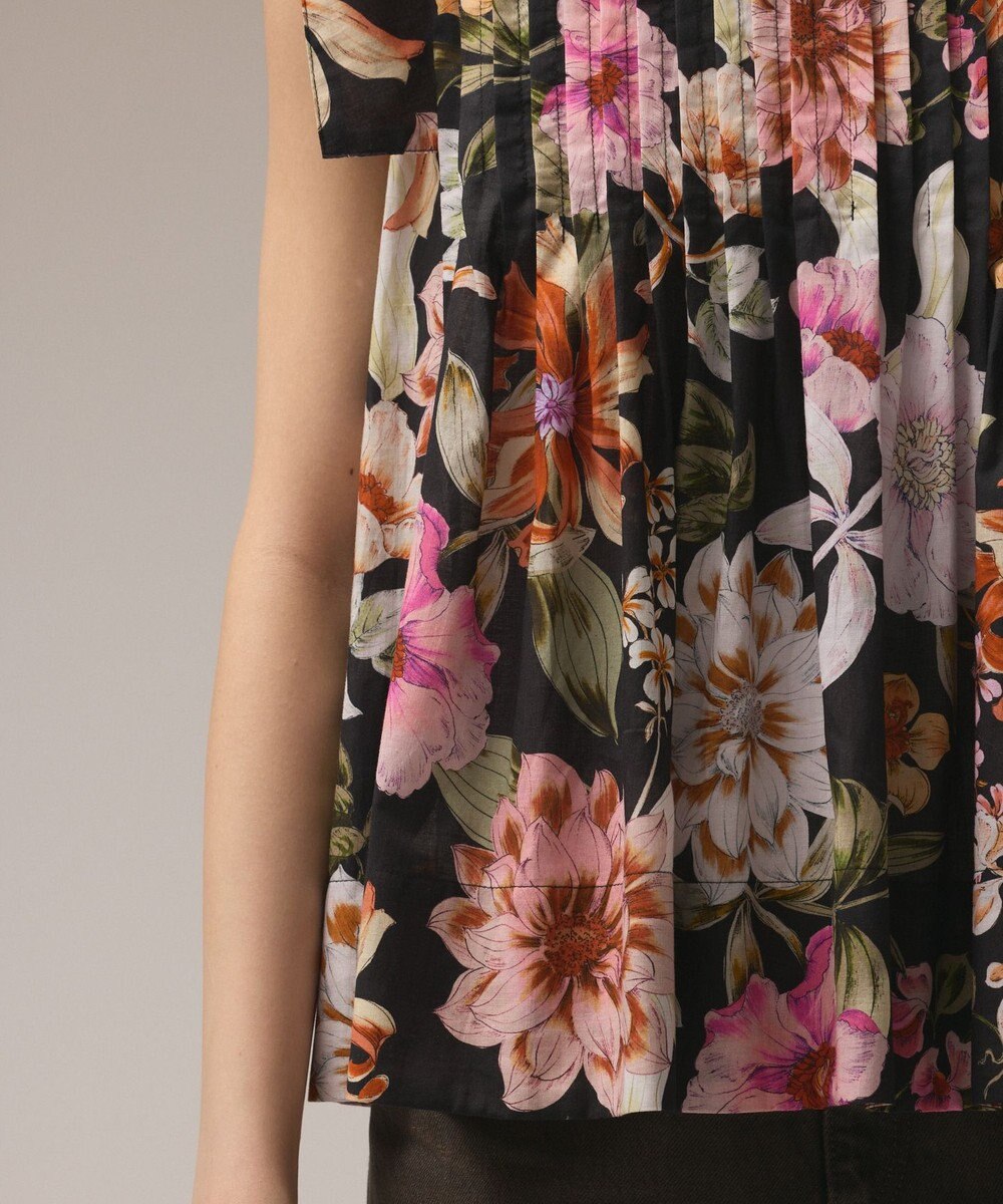 GRACE CONTINENTAL フラワープリントタックブラウス 