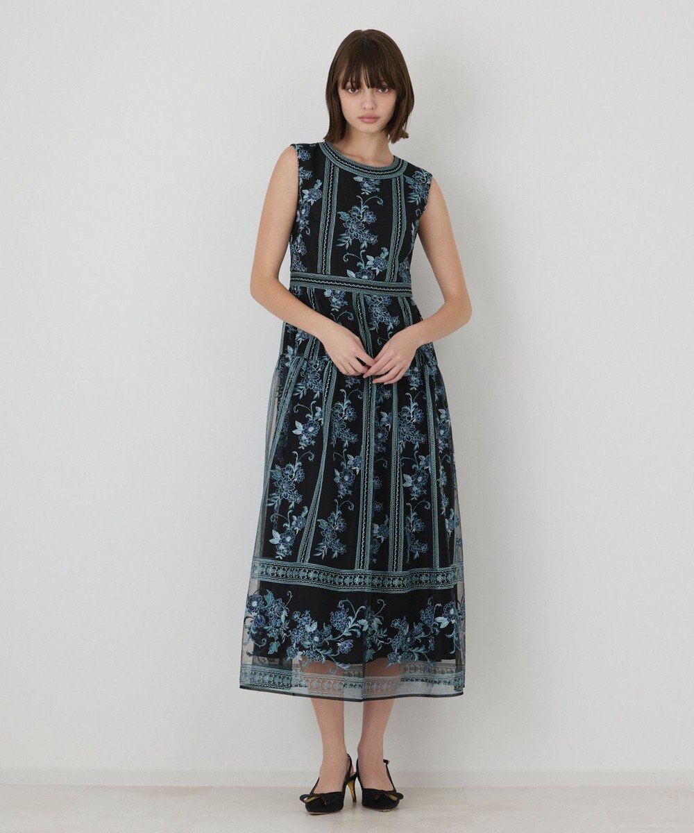 GRACE CONTINENTAL 【イベント店舗・ONLINE STORE先行アイテム】フラワーライン刺繍ドレス 