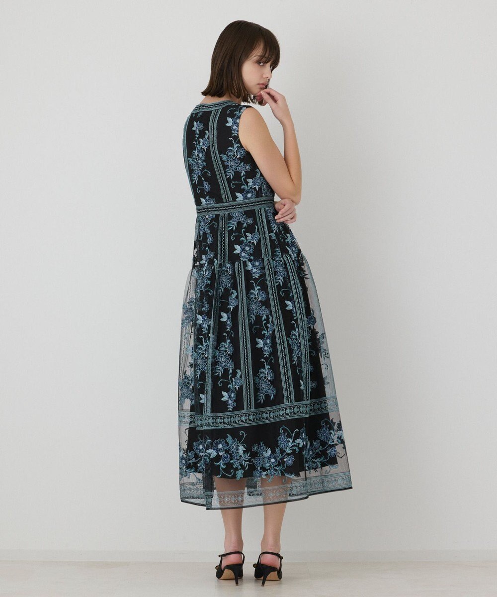 GRACE CONTINENTAL 【イベント店舗・ONLINE STORE先行アイテム】フラワーライン刺繍ドレス 