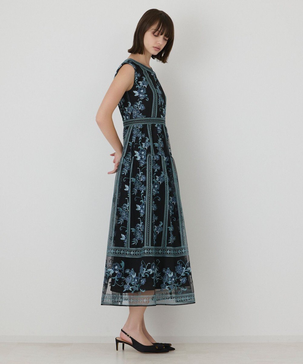 GRACE CONTINENTAL 【イベント店舗・ONLINE STORE先行アイテム】フラワーライン刺繍ドレス 