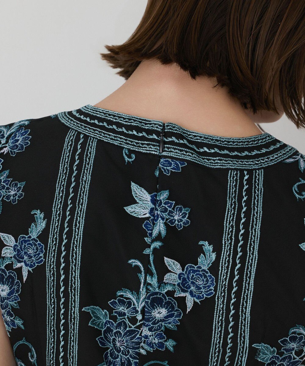 GRACE CONTINENTAL 【イベント店舗・ONLINE STORE先行アイテム】フラワーライン刺繍ドレス 