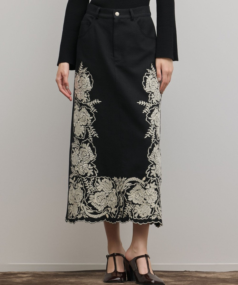 GRACE CONTINENTAL エンブロイダリータイトスカート 