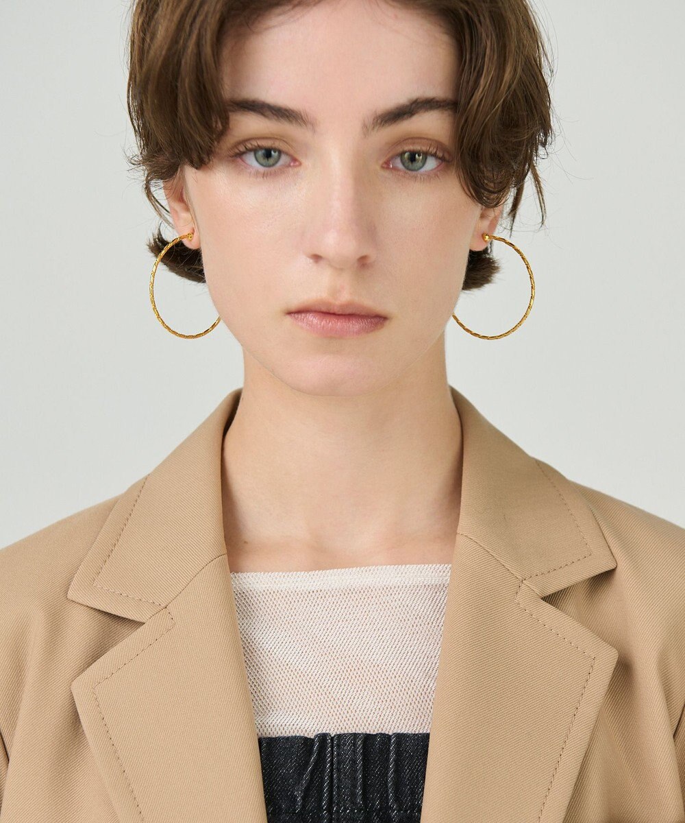 GRACE CONTINENTAL ラインデザインフープピアス 