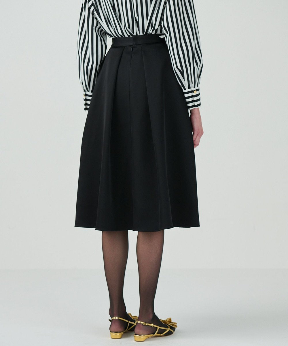 GRACE CONTINENTAL ボリュームサテンタックスカート