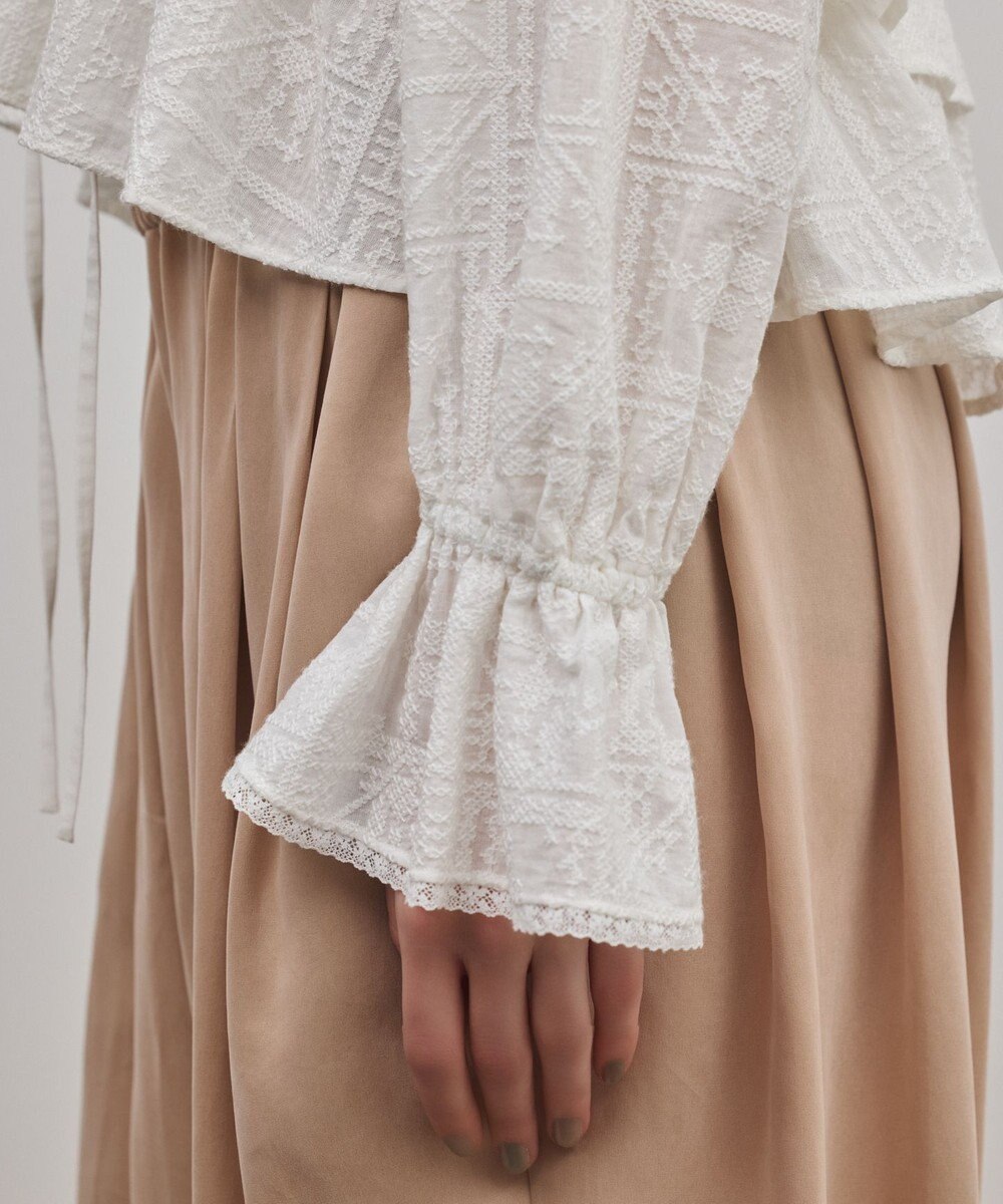 GRACE CONTINENTAL エンブロイダリーフリルブラウス 