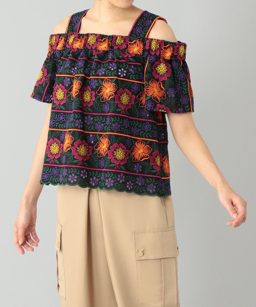 オフショルダー刺繍トップ / GRACE CONTINENTAL | GRACE CONTINENTAL