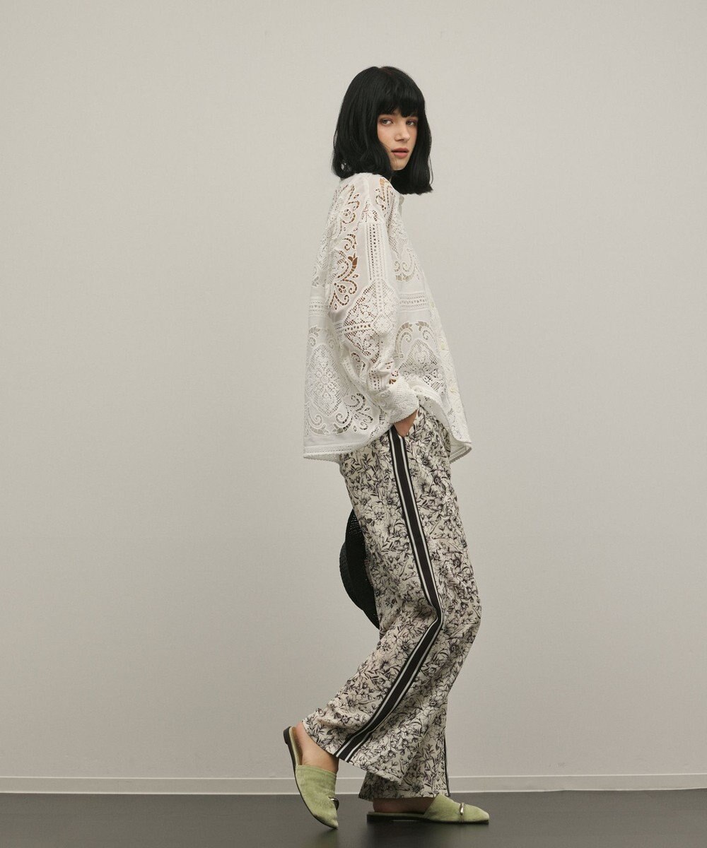 GRACE CONTINENTAL モノトーンフラワープリントパンツ 