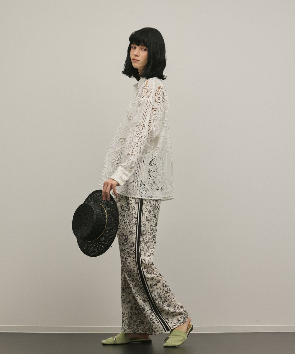 GRACE CONTINENTAL モノトーンフラワープリントパンツ 