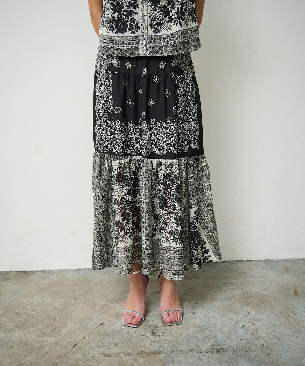 GRACE CONTINENTAL バンダナティアードスカート 