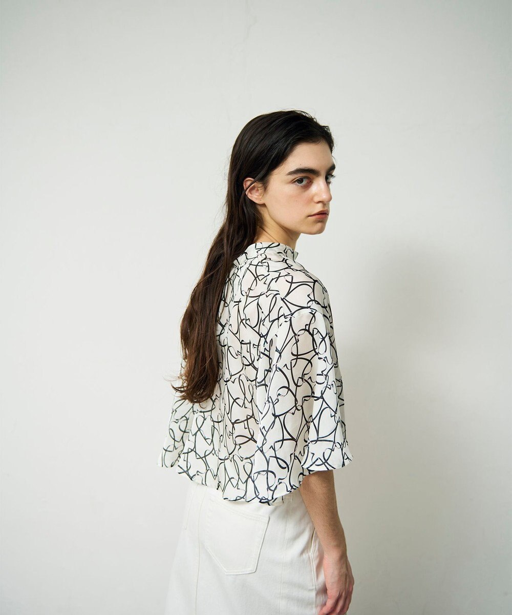 GRACE CONTINENTAL ラインハートケープブラウス 