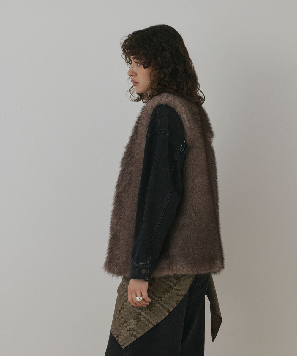 GRACE CONTINENTAL フェイクフォックスファ－ベスト 
