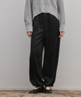GRACE CONTINENTAL マットサテンバレルパンツ