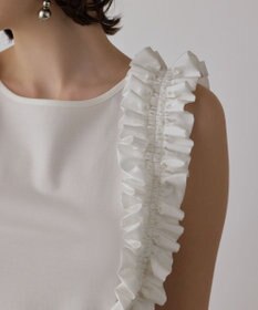GRACE CONTINENTAL フリルカットトップ