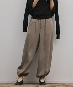 GRACE CONTINENTAL マットサテンバレルパンツ