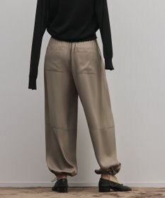 GRACE CONTINENTAL マットサテンバレルパンツ